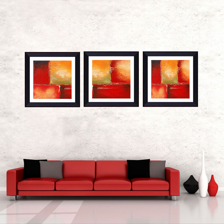 What are the characteristics of decorative painting?